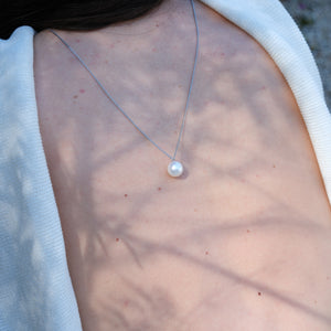 Floating necklace