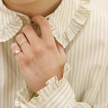 Load image into Gallery viewer, Signet "Plume" Ring