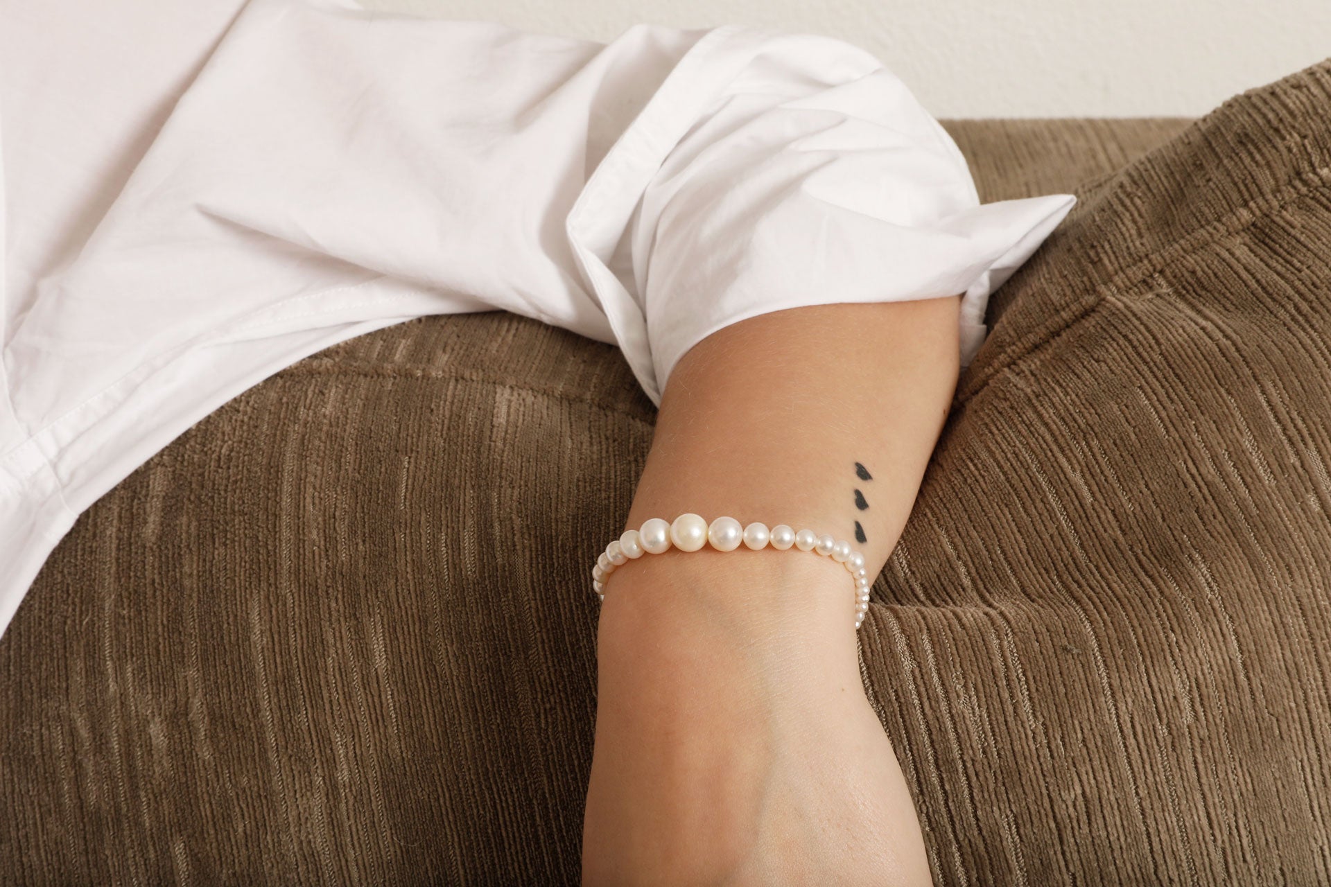 Jilly ~ Pearls and Leather Bracelet - LeighFortington